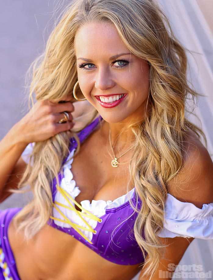01-Kaylee_Exclusive-01-Pro_Bowl_Cheer-BY-0253.jpg